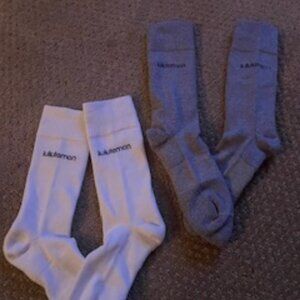 LULU LEMON ATHLETIC SOCKS